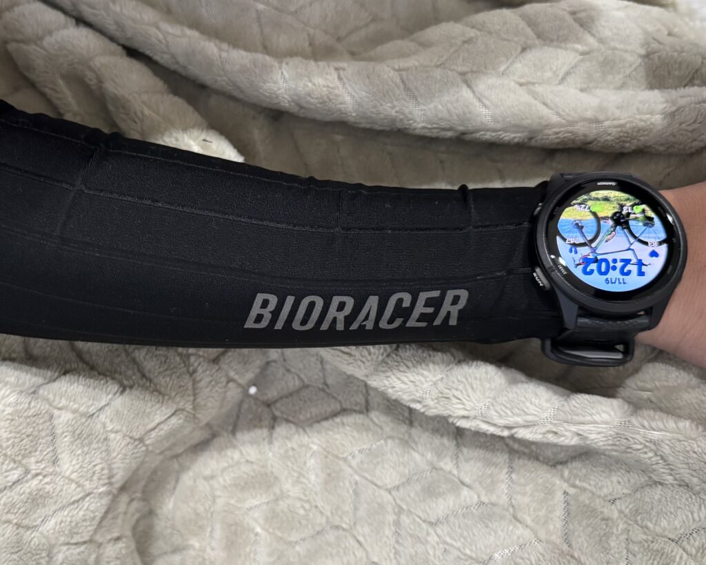 BIORACERのSpeedwear Concept Aero Sleeves。フィット感抜群で、エアロ効果も期待できる。
